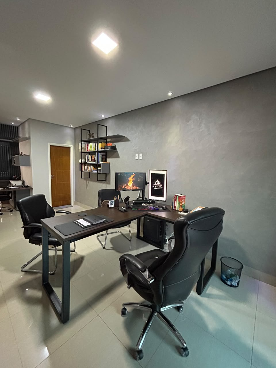 Ambiente de trabalho da Ortiz Flores Advocacia Imobiliária